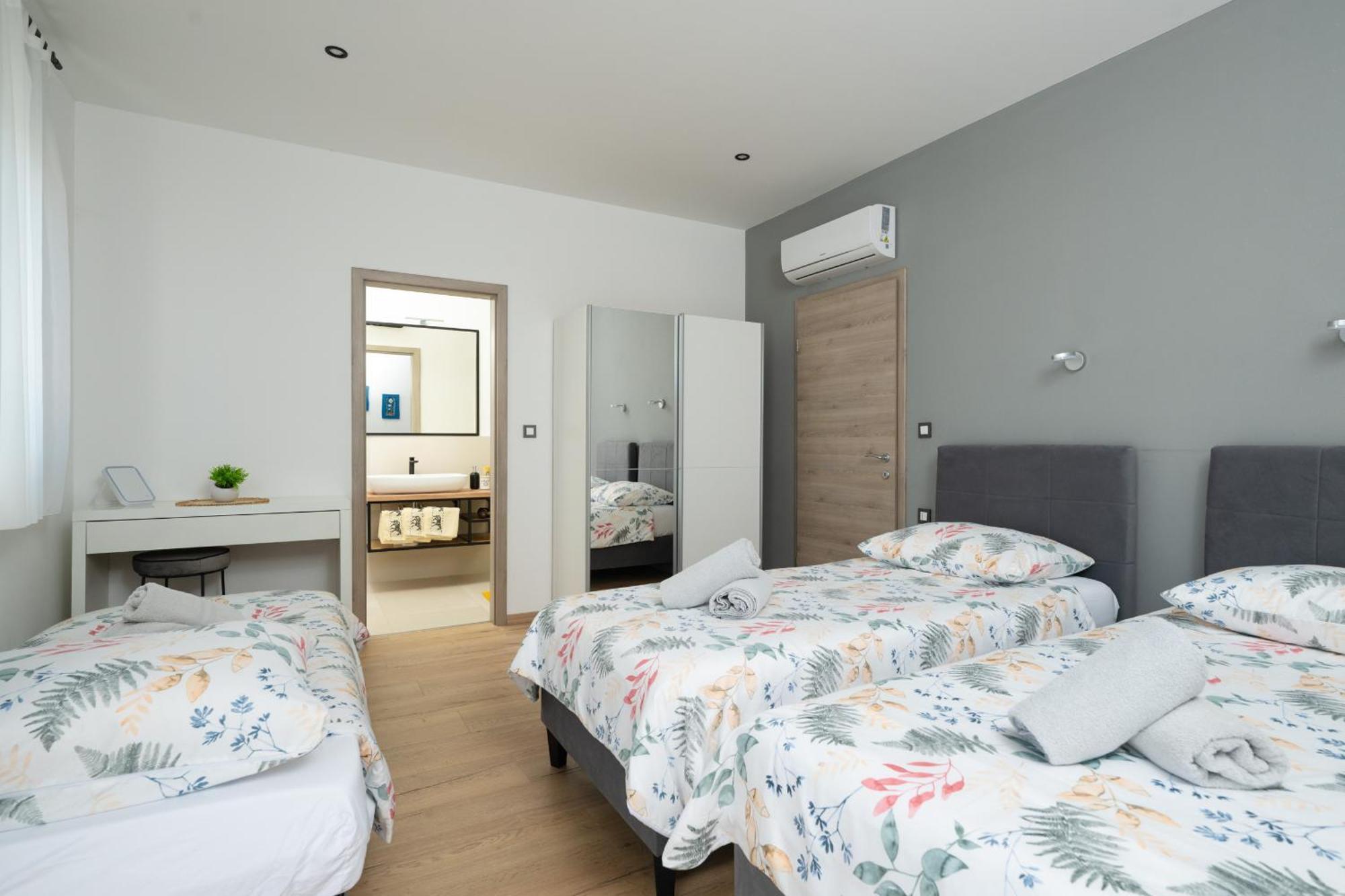 Villa Posidonia Near Pula With Sea View And Surrounded By Olive Trees Krnica Ngoại thất bức ảnh